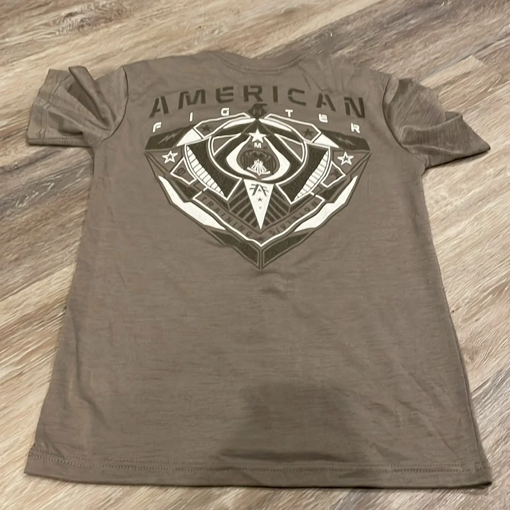 NWOT American Fighter youth tee - taupe color - size S